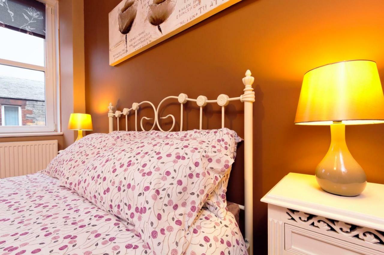 Stylish Near Royal Mile Apartment Edinburgh