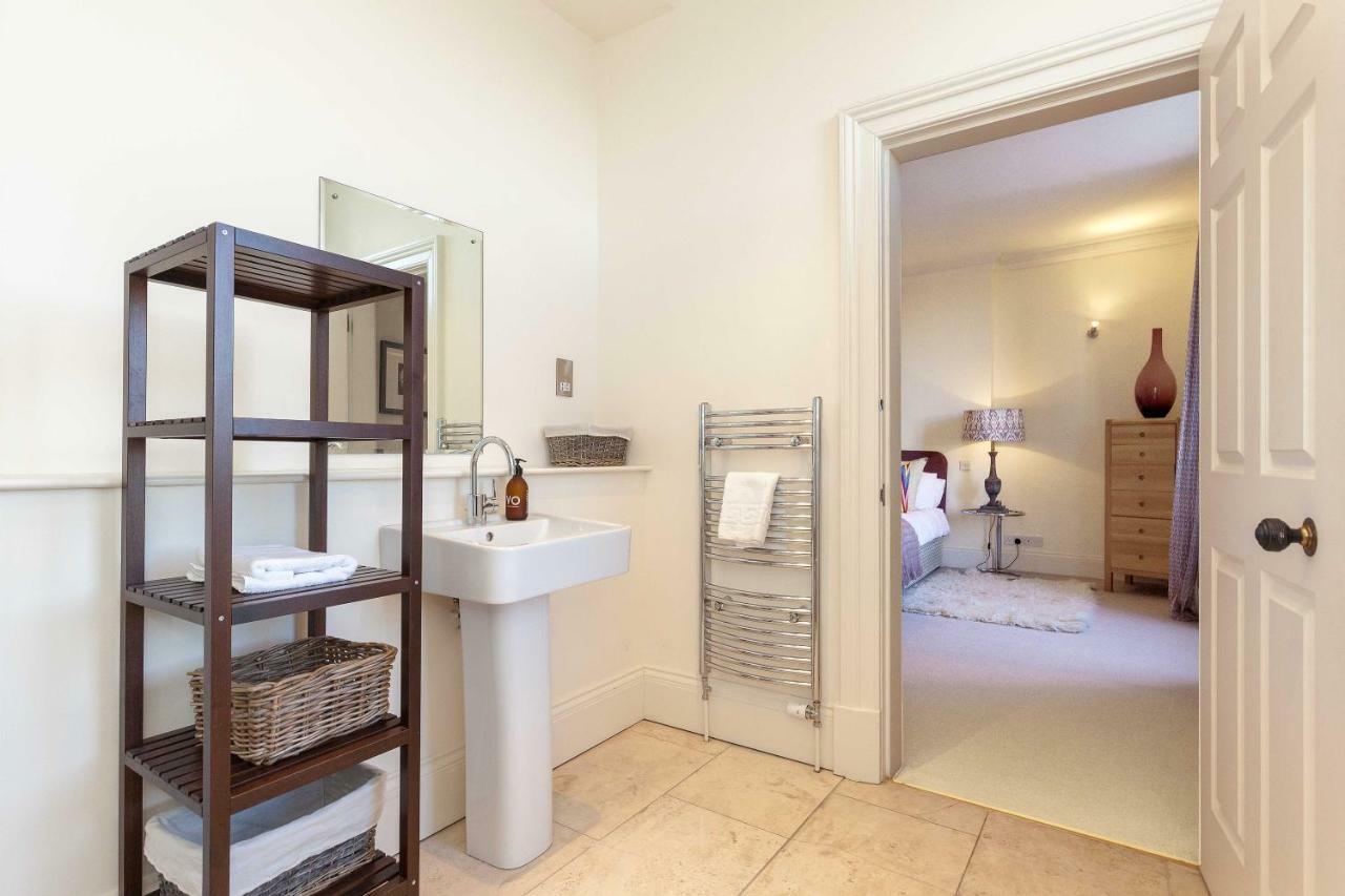 North Castle Street Luxury 3 Bedroom/3 Bathroom Apartment Edinburgh