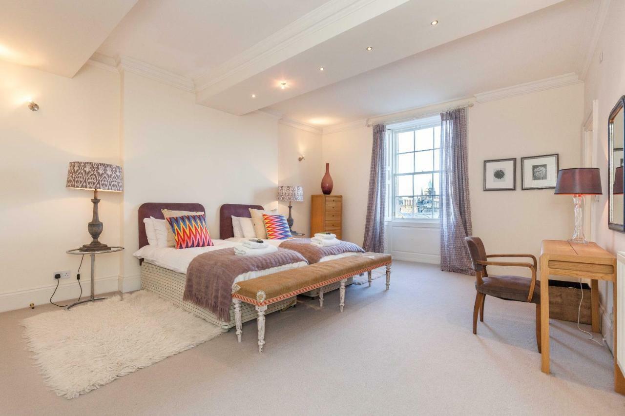 North Castle Street Luxury 3 Bedroom/3 Bathroom Apartment Edinburgh
