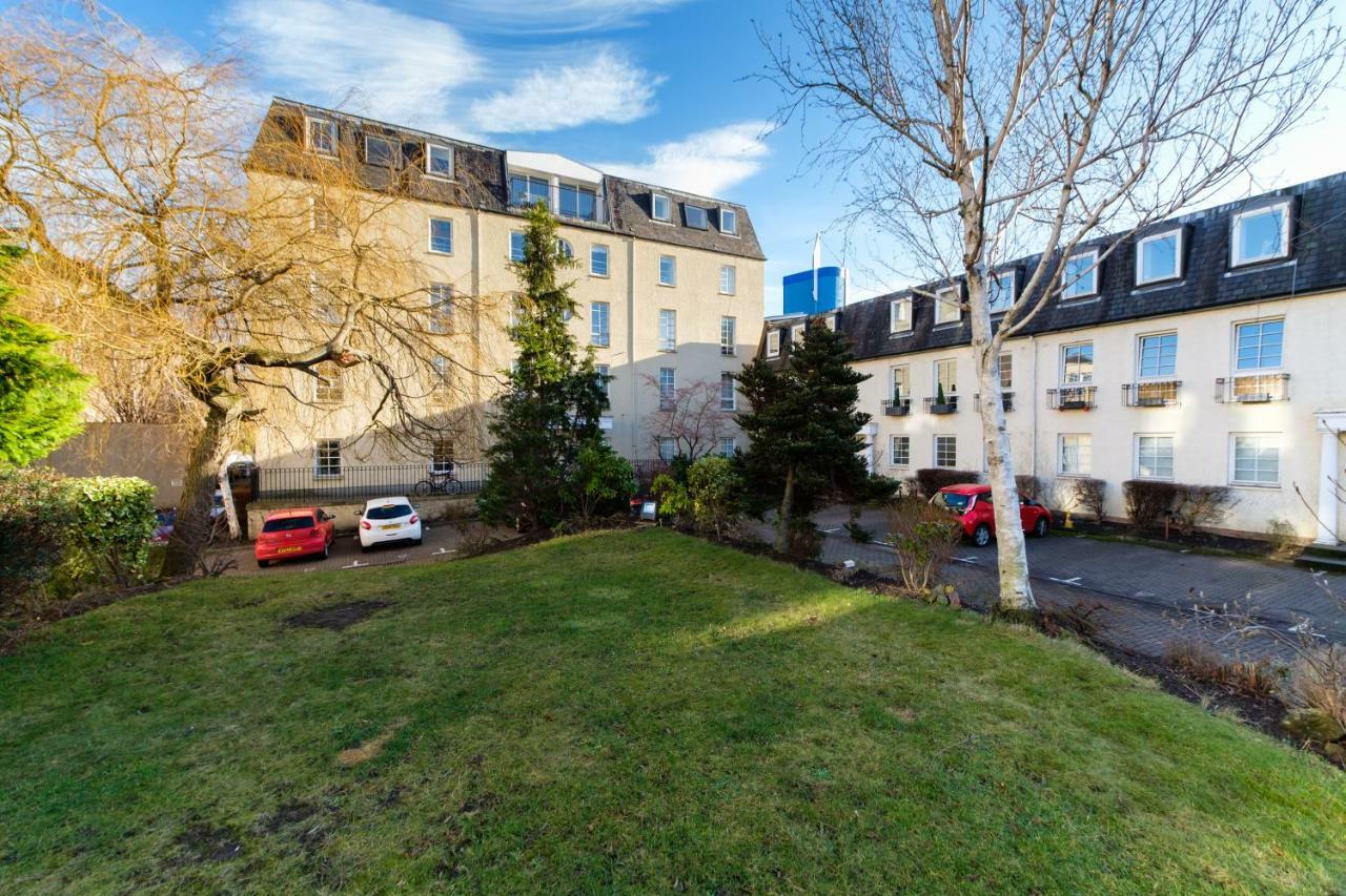 Central Penthouse With Pool Edinburgh