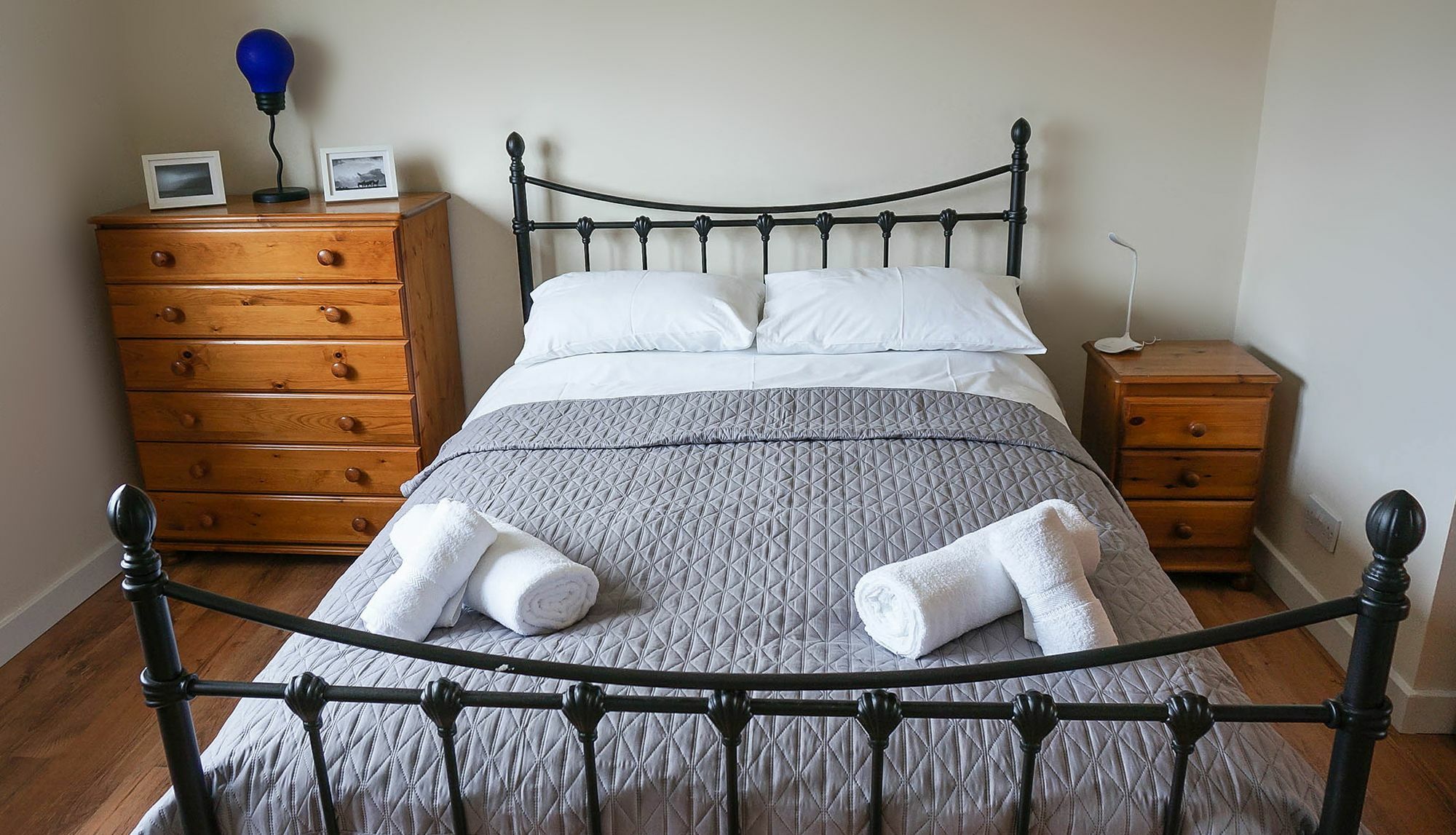 Newly Refurbished Flat Free Parking Wifi Apartment Edinburgh