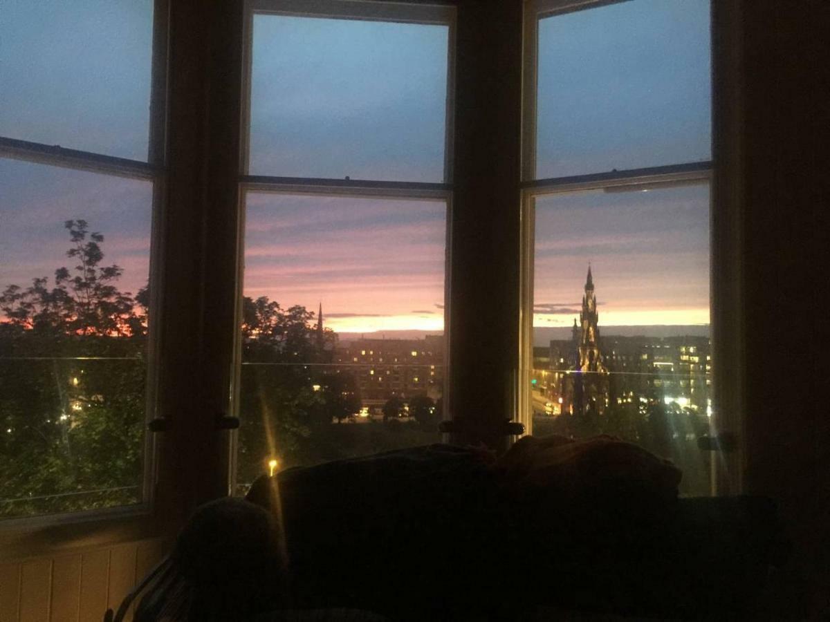 Modern Flat With Fantastic Views Apartment Edinburgh