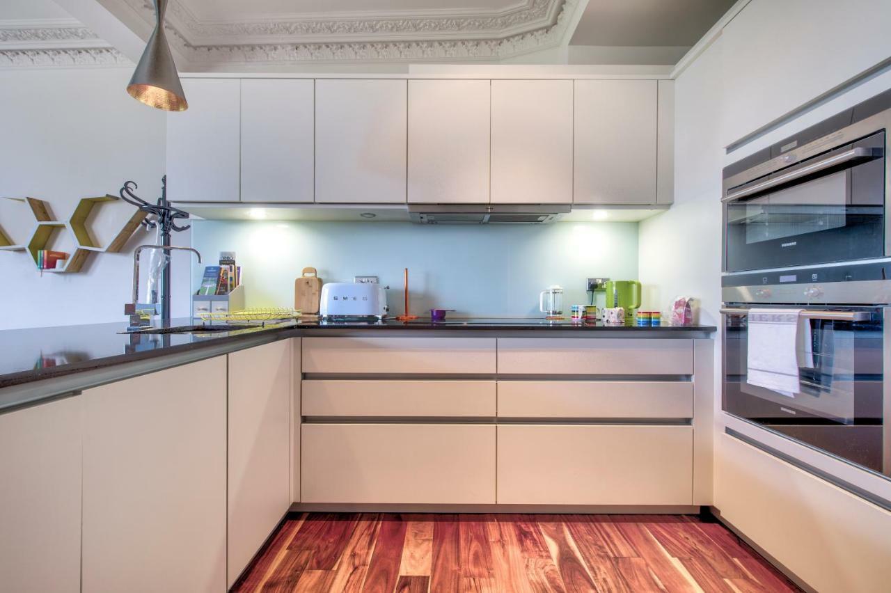 Modern Flat With Fantastic Views Apartment
