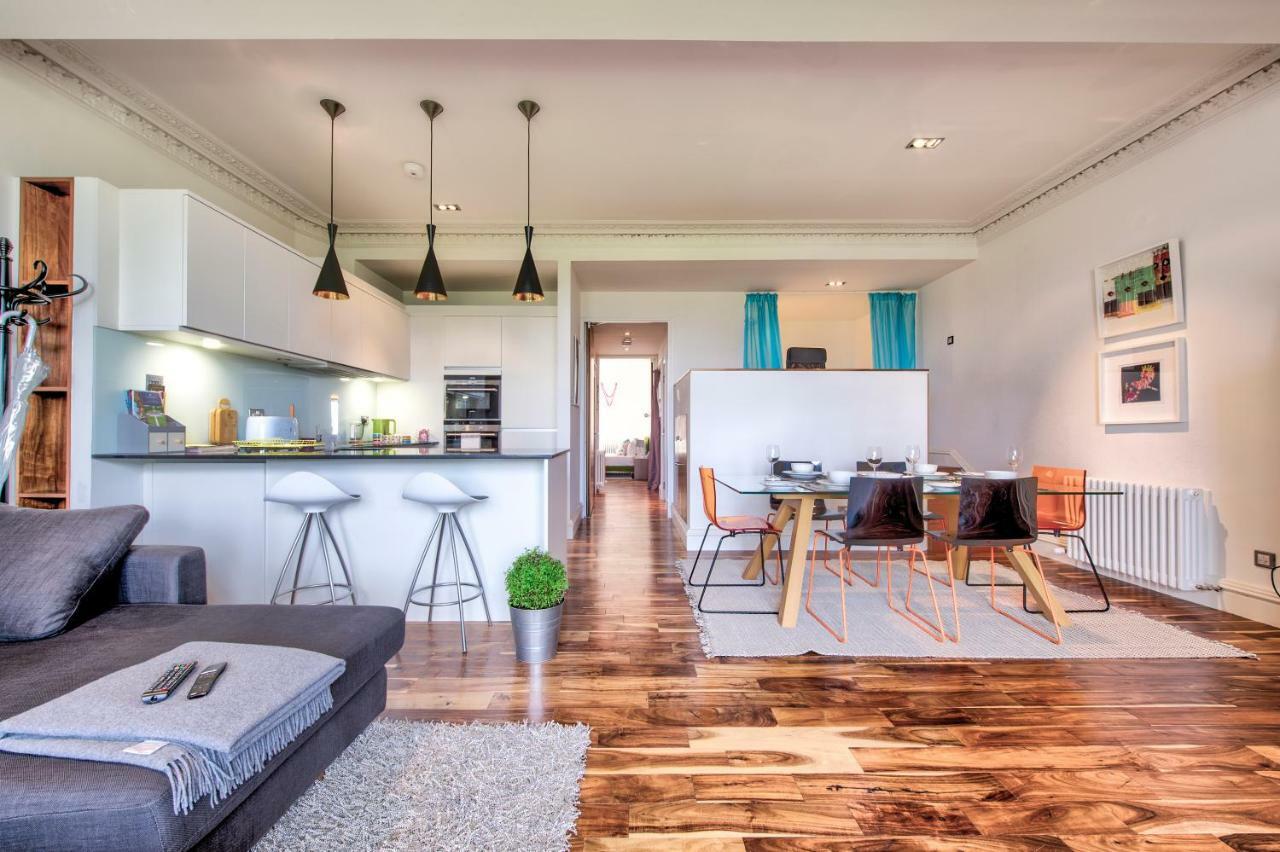 Modern Flat With Fantastic Views Edinburgh