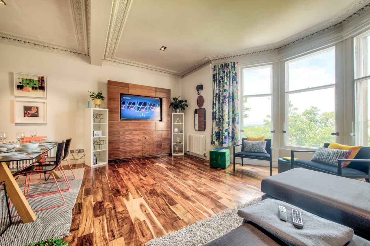 Modern Flat With Fantastic Views Apartment