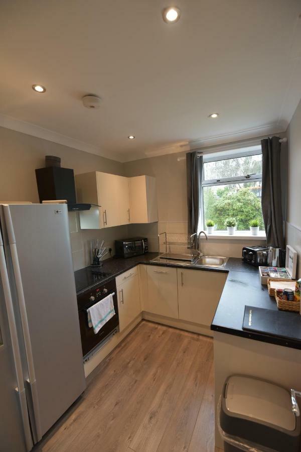 Villa Sighthill 3 Bedrooms With Private Garden *