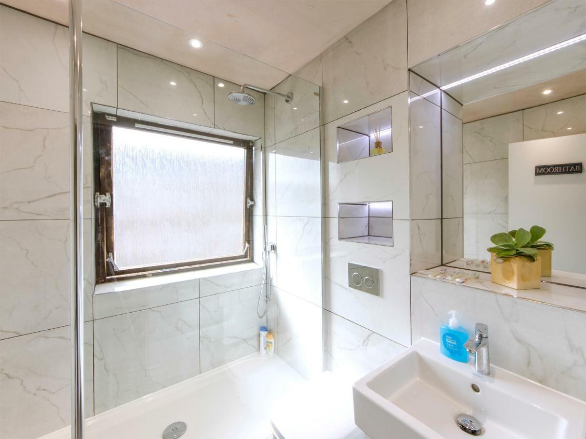 Gilmours Entry Luxury Apartment *