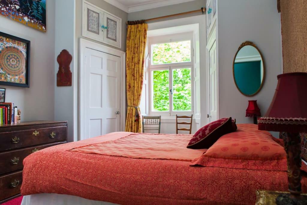 With Parking, Original Art And Antiques * Edinburgh