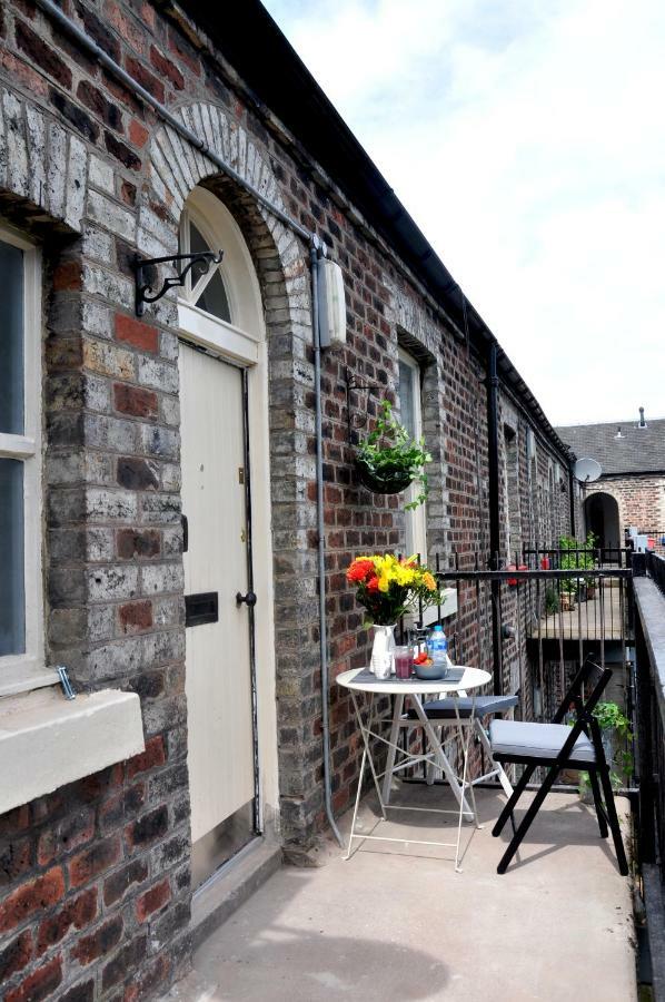Apartment Stylish Flat In 1860's Listed Building *