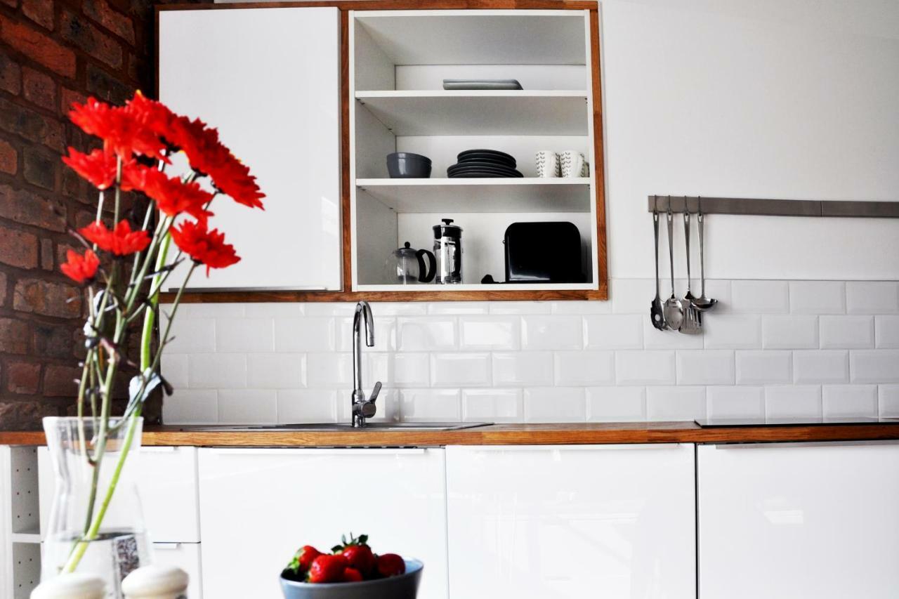 Stylish Flat In 1860's Listed Building Apartment Edinburgh