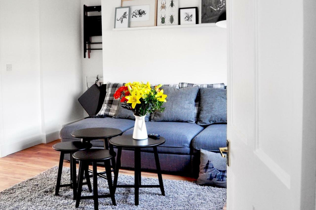 Apartment Stylish Flat In 1860's Listed Building Edinburgh