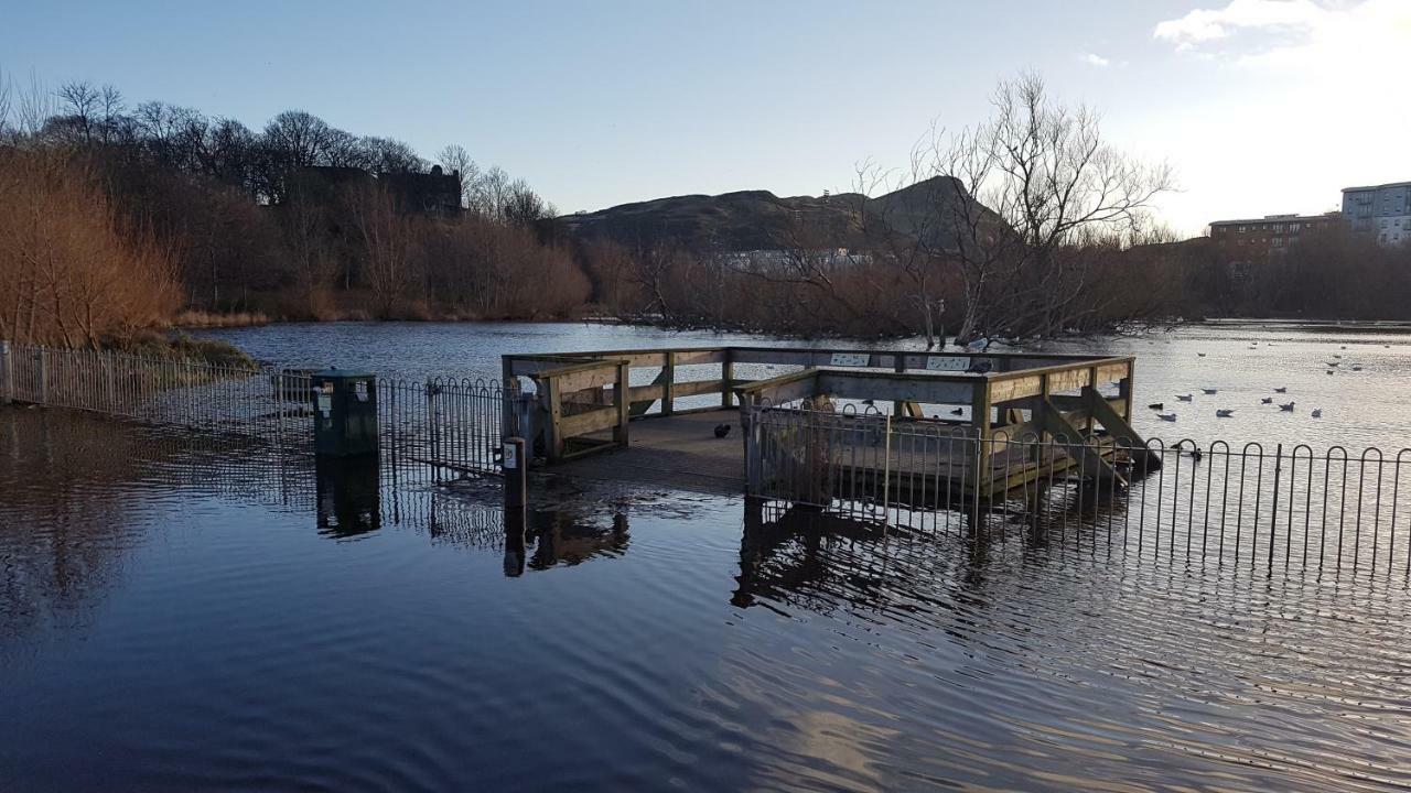Lochend - Stunning View Apartment Edinburgh
