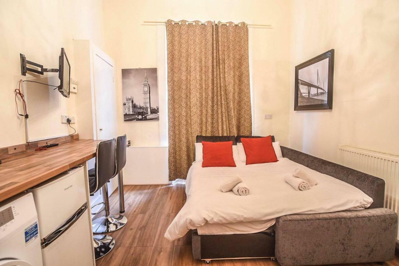 Ground Floor Centre Flat Close To Princess Street