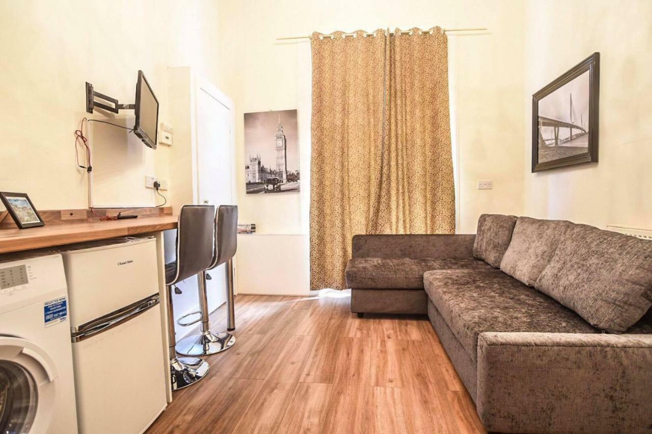 Ground Floor Centre Flat Close To Princess Street Apartment EDI