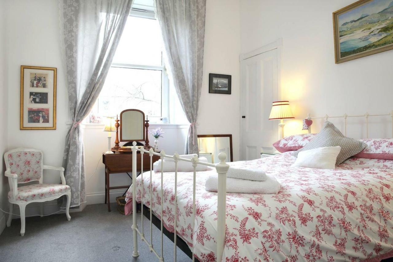 5 Star Beautiful & Vintage, Spacious In Chic Location! Apartment