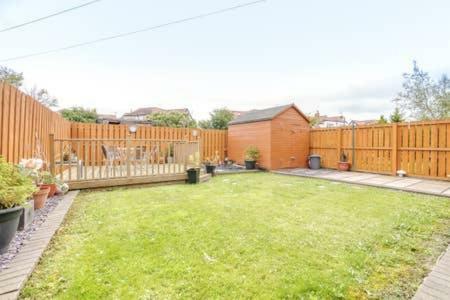 Crewe - 2 Bed, Free Off Street Parking And Private Garden Edinburgh