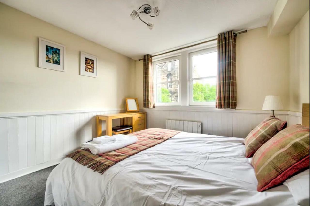 Apartment Charming 1 Bed With Castle View