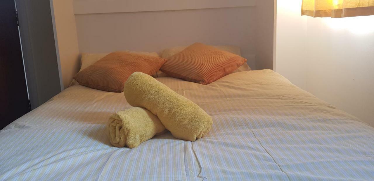 Heart Of City- Upto 4 Sleeps Apartment