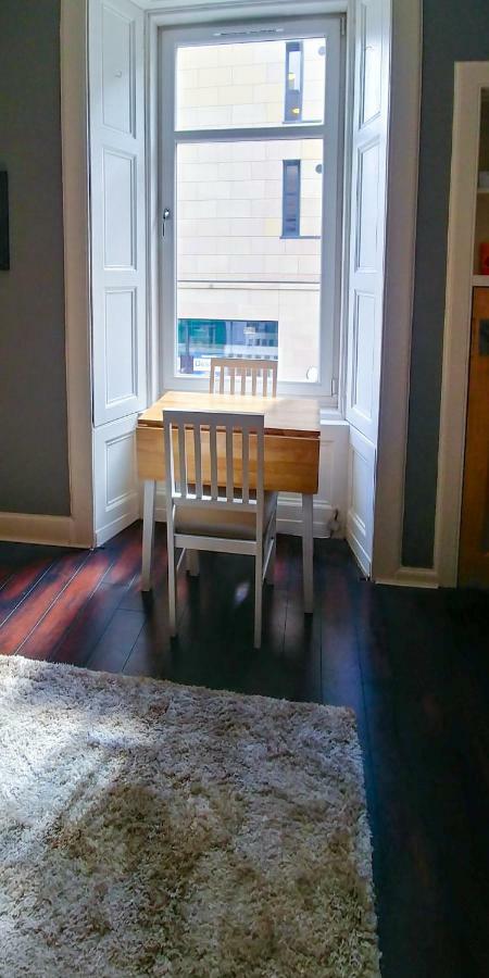 Trendy Leith Walk Apartment *