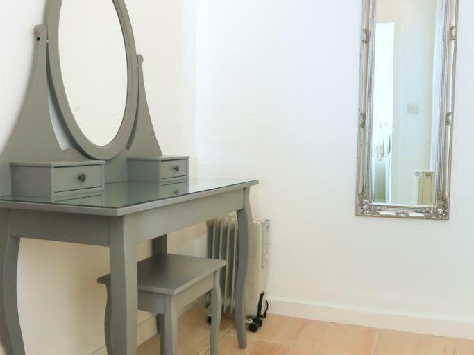 38 Broughton Road Apartment *