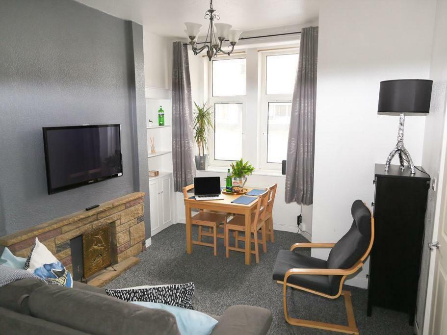 38 Broughton Road Apartment