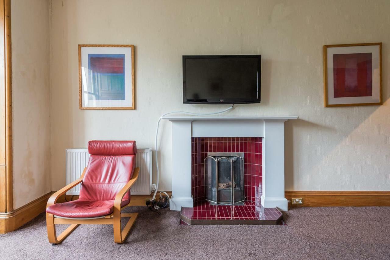 Apartment 3 Bed Overlooking Meadows Park EDI
