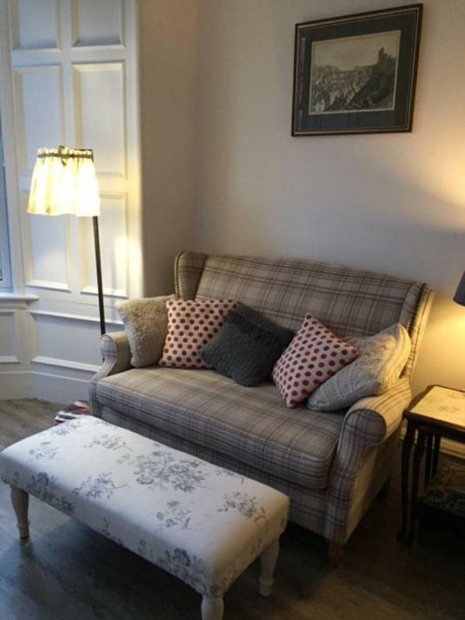 5 Star Beautiful & Vintage, Spacious In Chic Location! Apartment *