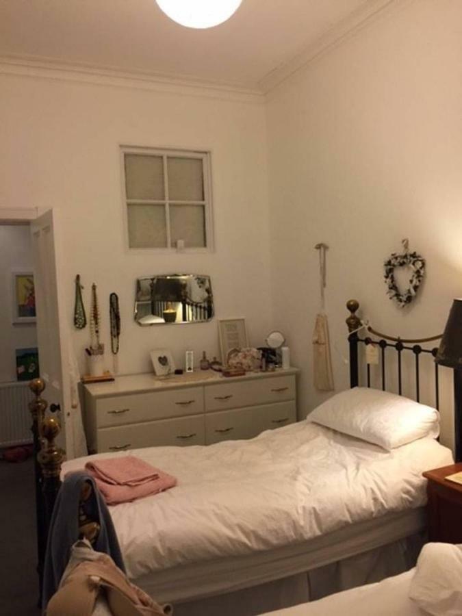 Apartment 5 Star Beautiful & Vintage, Spacious In Chic Location! *