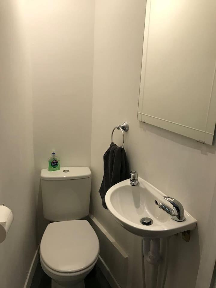 Apartment Central Lothian Road Sleeps Upto 16 Edinburgh