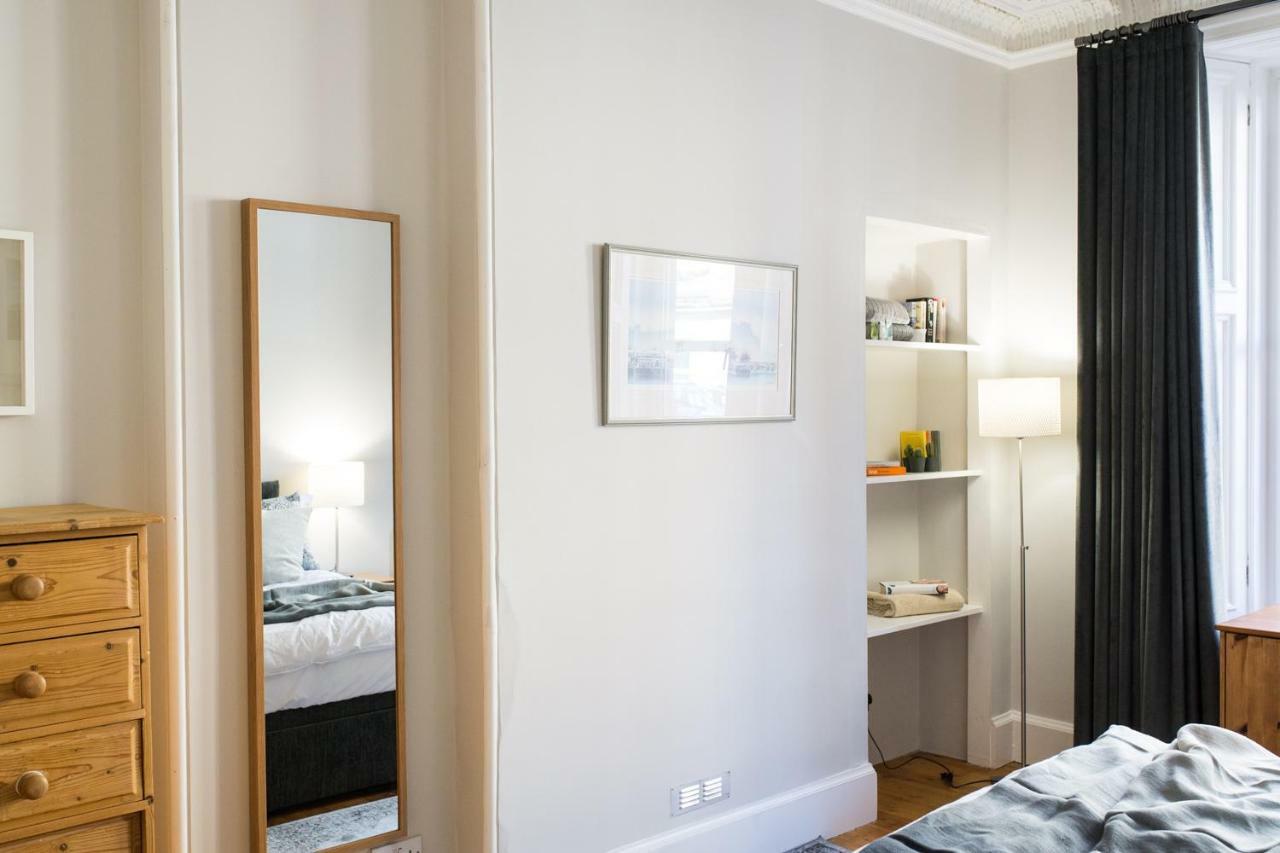 Beautiful, Traditional 2 Bedroom Main Door Flat *