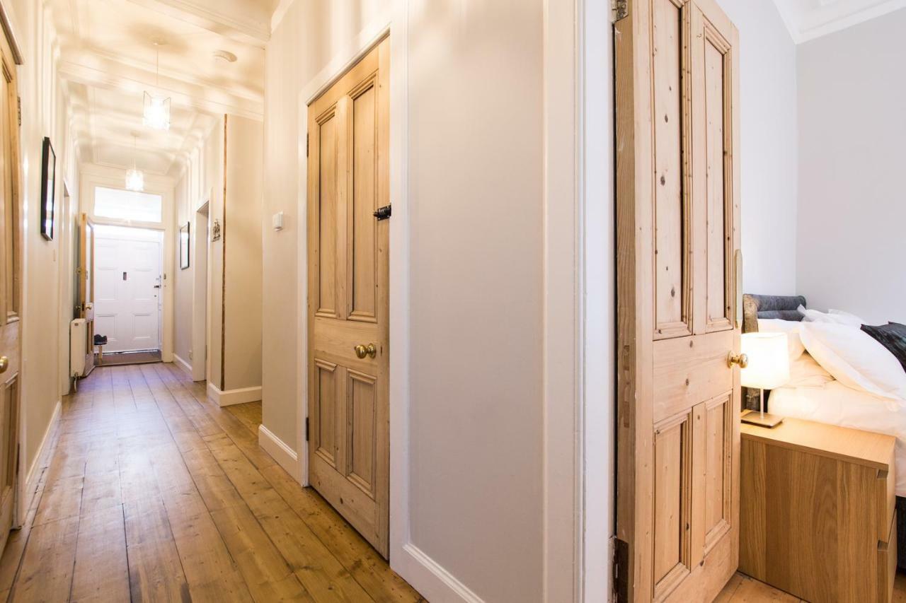 Beautiful, Traditional 2 Bedroom Main Door Flat Apartment Edinburgh