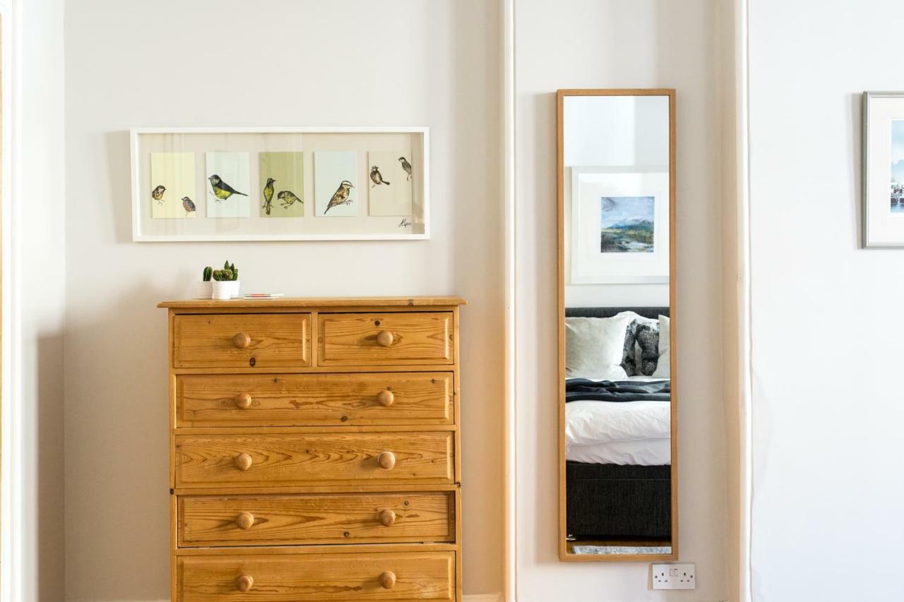 Apartment Beautiful, Traditional 2 Bedroom Main Door Flat *