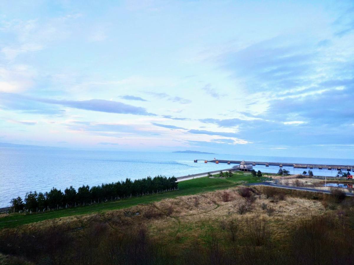 Western Harbour View *