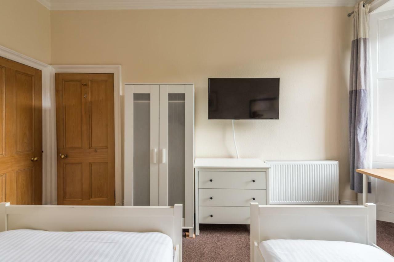 3 Bed Overlooking Meadows Park * EDI