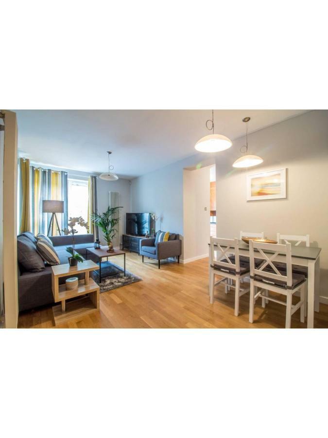 And Stylish One Bedroom * Edinburgh
