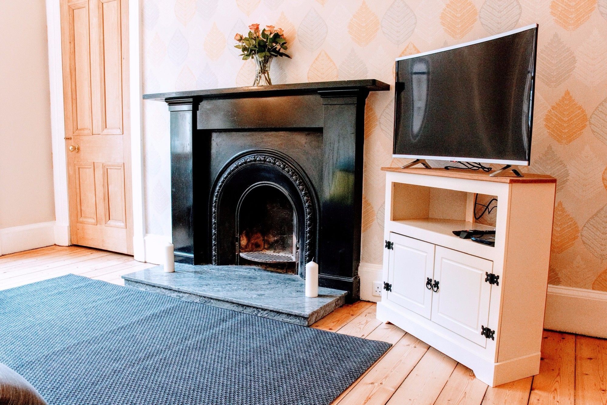 2 Bedroom Flat In Centre Apartment Edinburgh