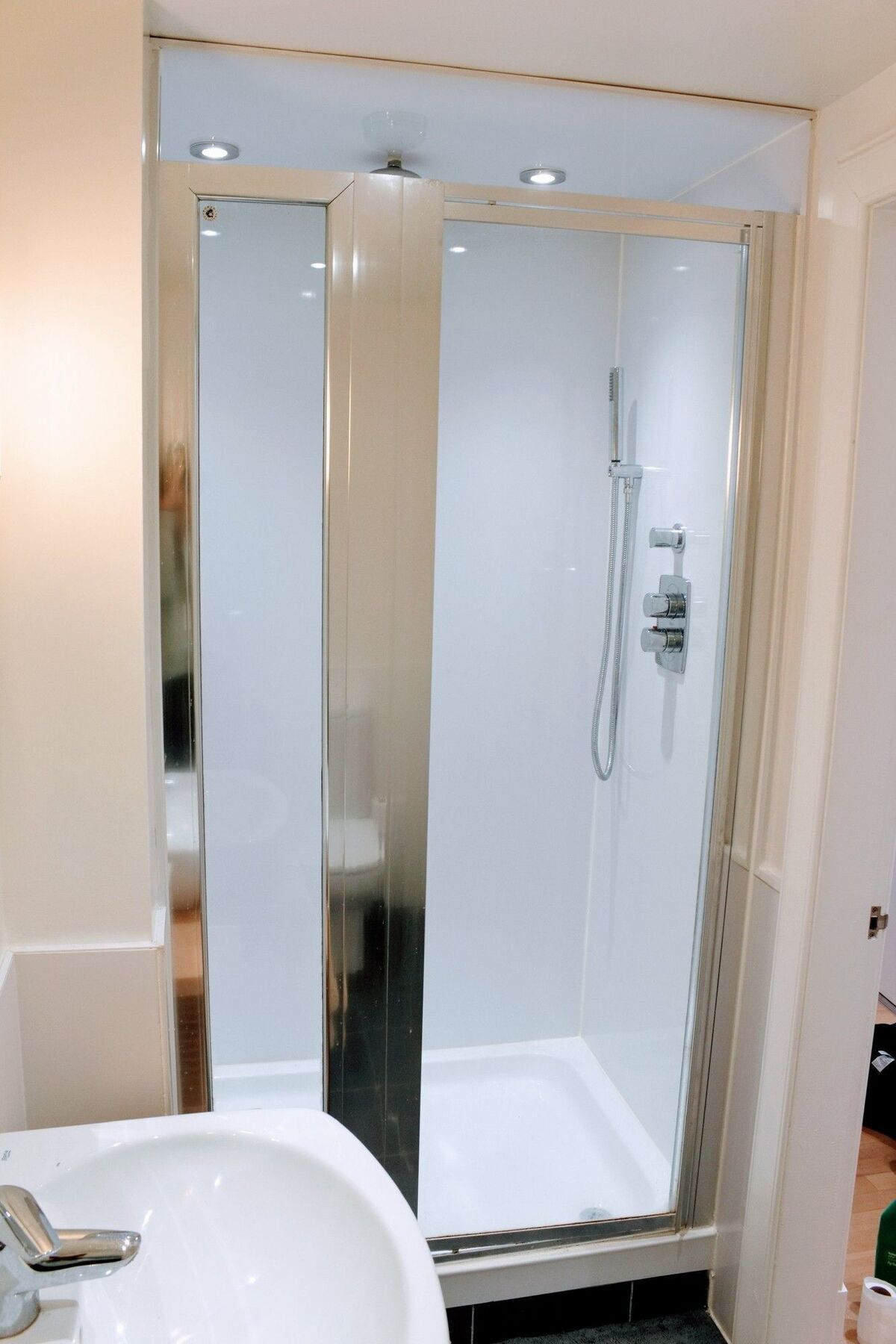 2 Bedroom Penthouse On Royal Mile