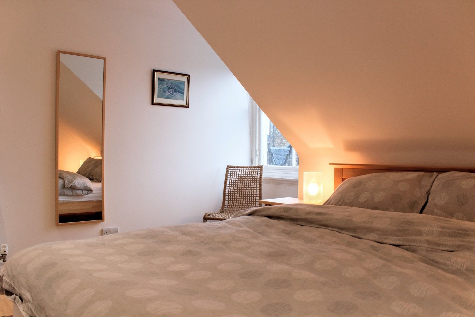 2 Bedroom Penthouse On Royal Mile Apartment
