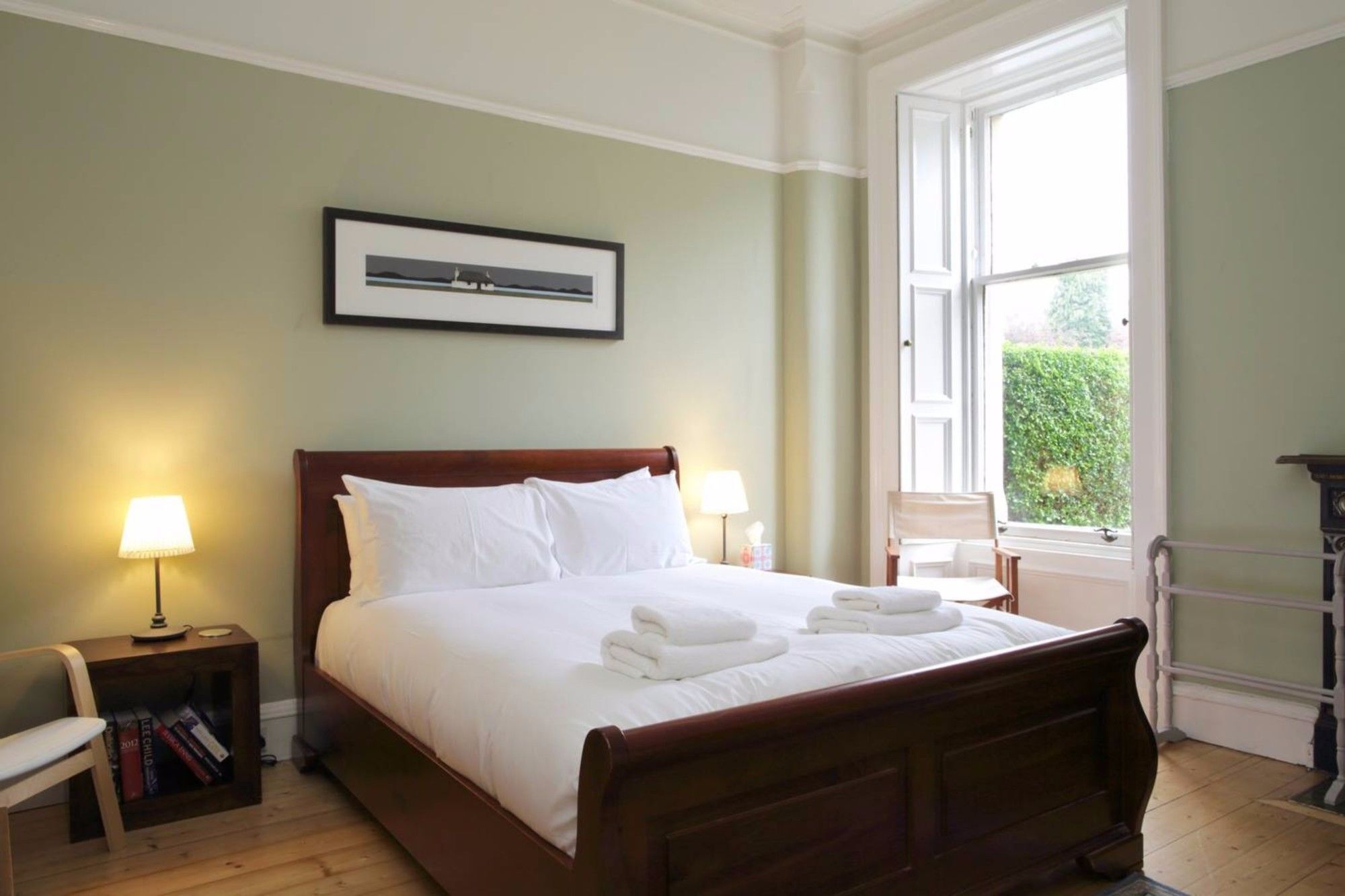 2 Bedroom Stockbridge Apartment *