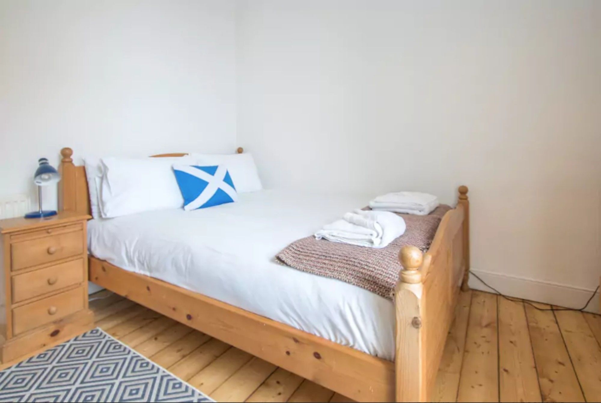 2 Bedroom Flat Near Centre *