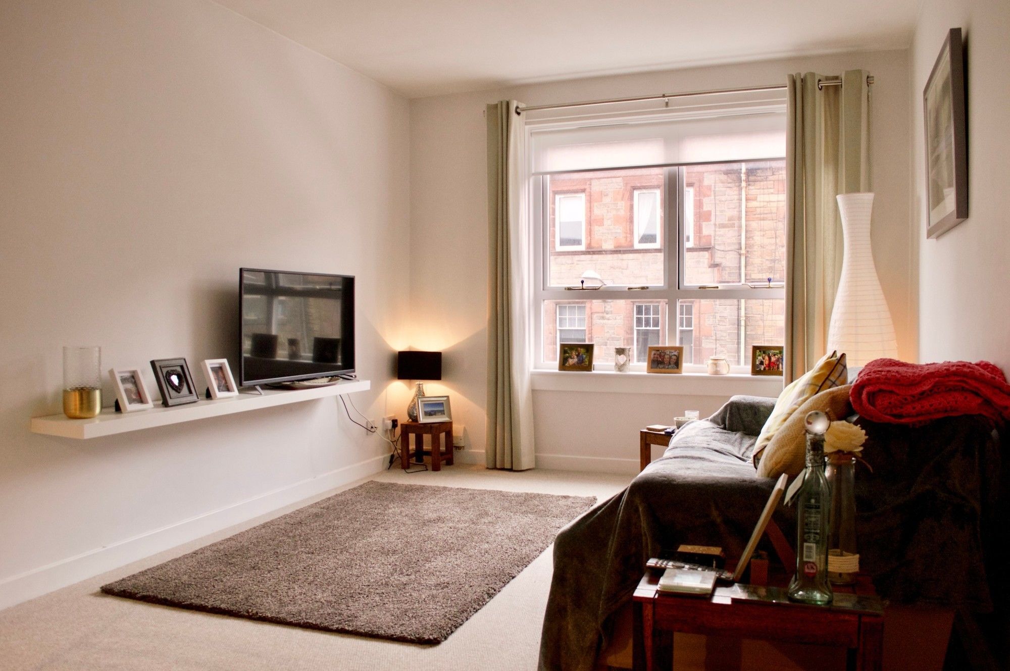 2 Bedroom Flat In Apartment *