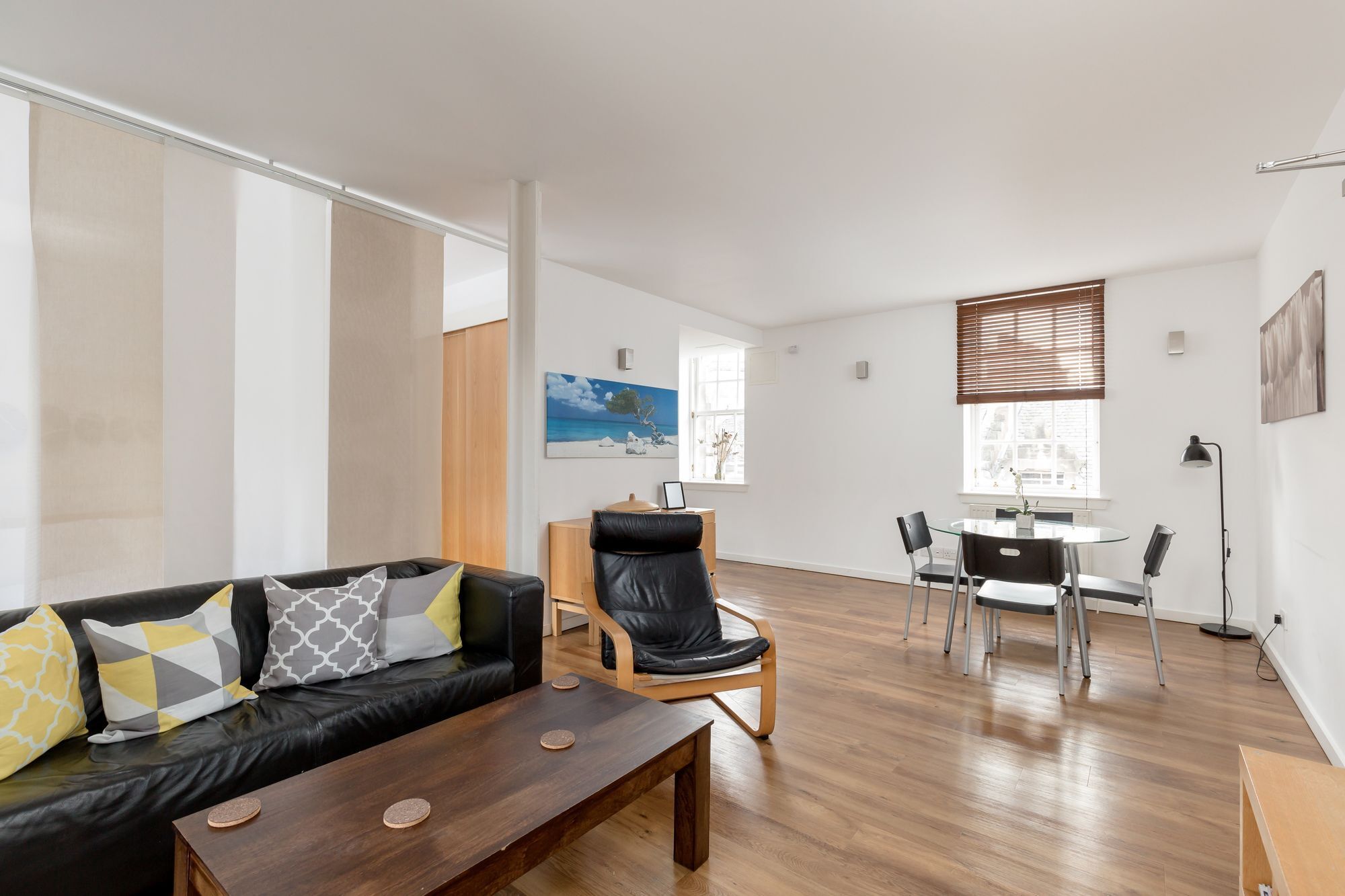 Silver Lining - Mile Apartment Edinburgh