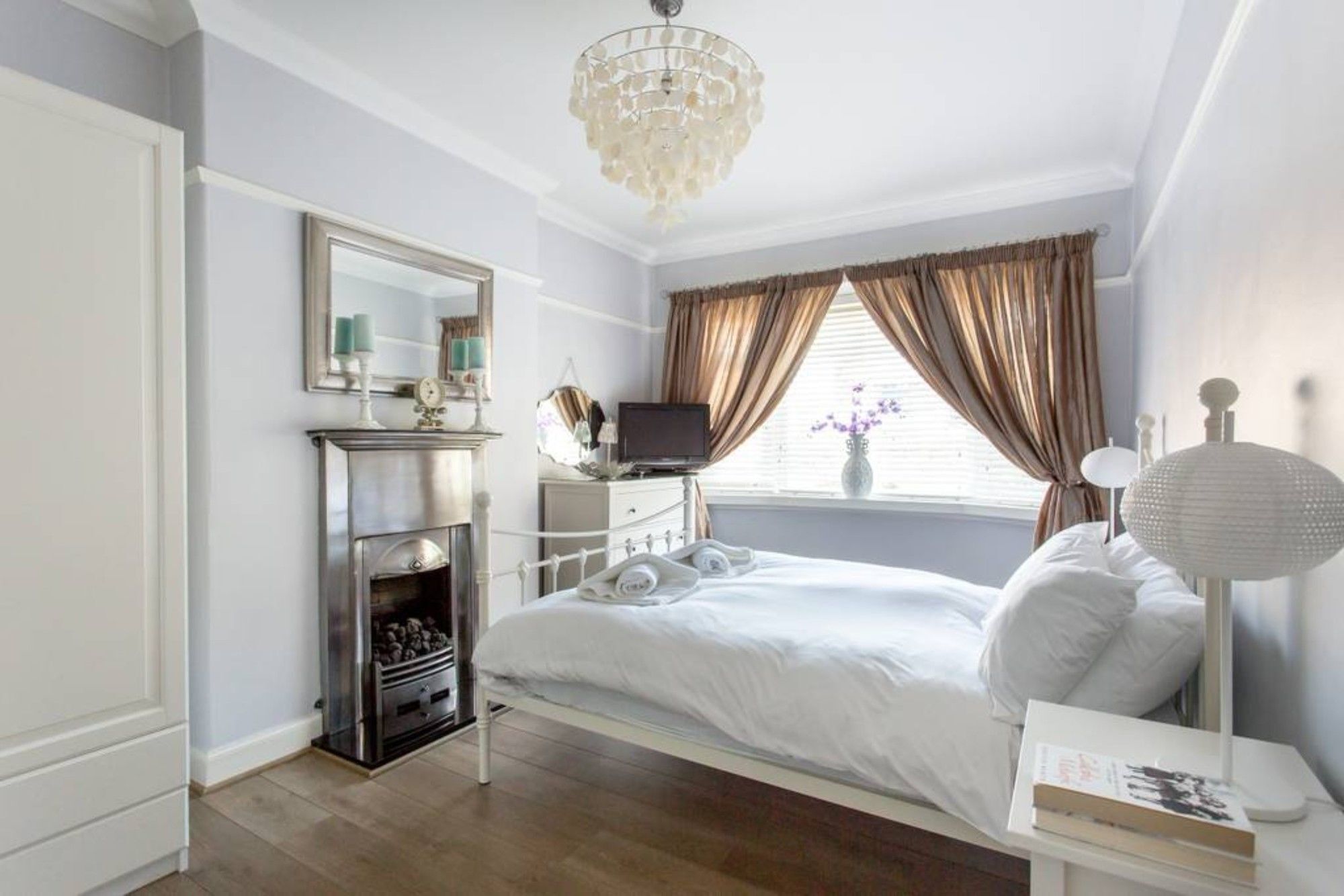 Apartment 2 Bedroom Flat With Garden *