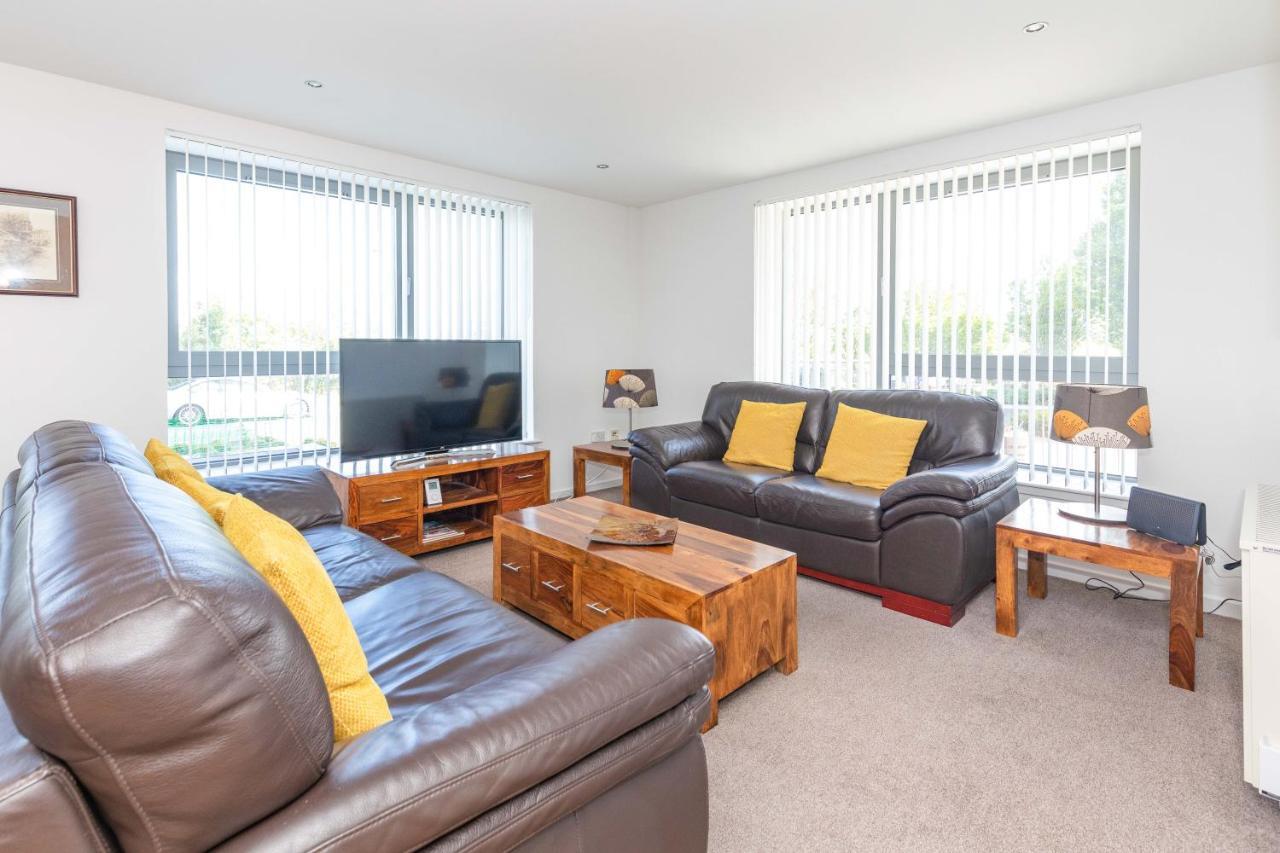 The Waterfront - 2 Bedroom Apartment Edinburgh