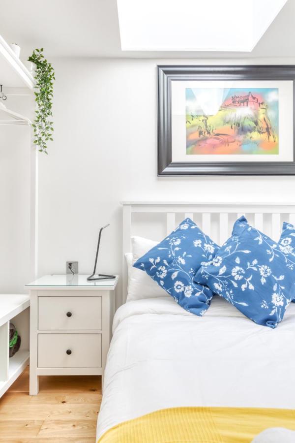 Bright 3 Bed Flat With Pool & Parking * EDI