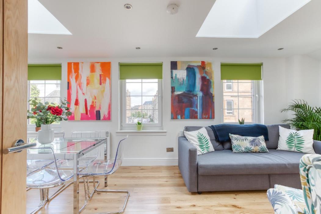 Bright 3 Bed Flat With Pool & Parking Apartment