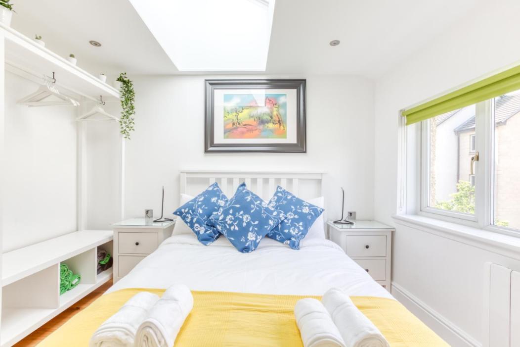 Apartment Bright 3 Bed Flat With Pool & Parking *