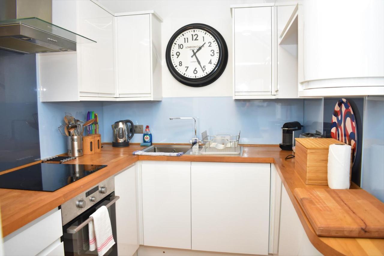 Watchmakers Apartment *