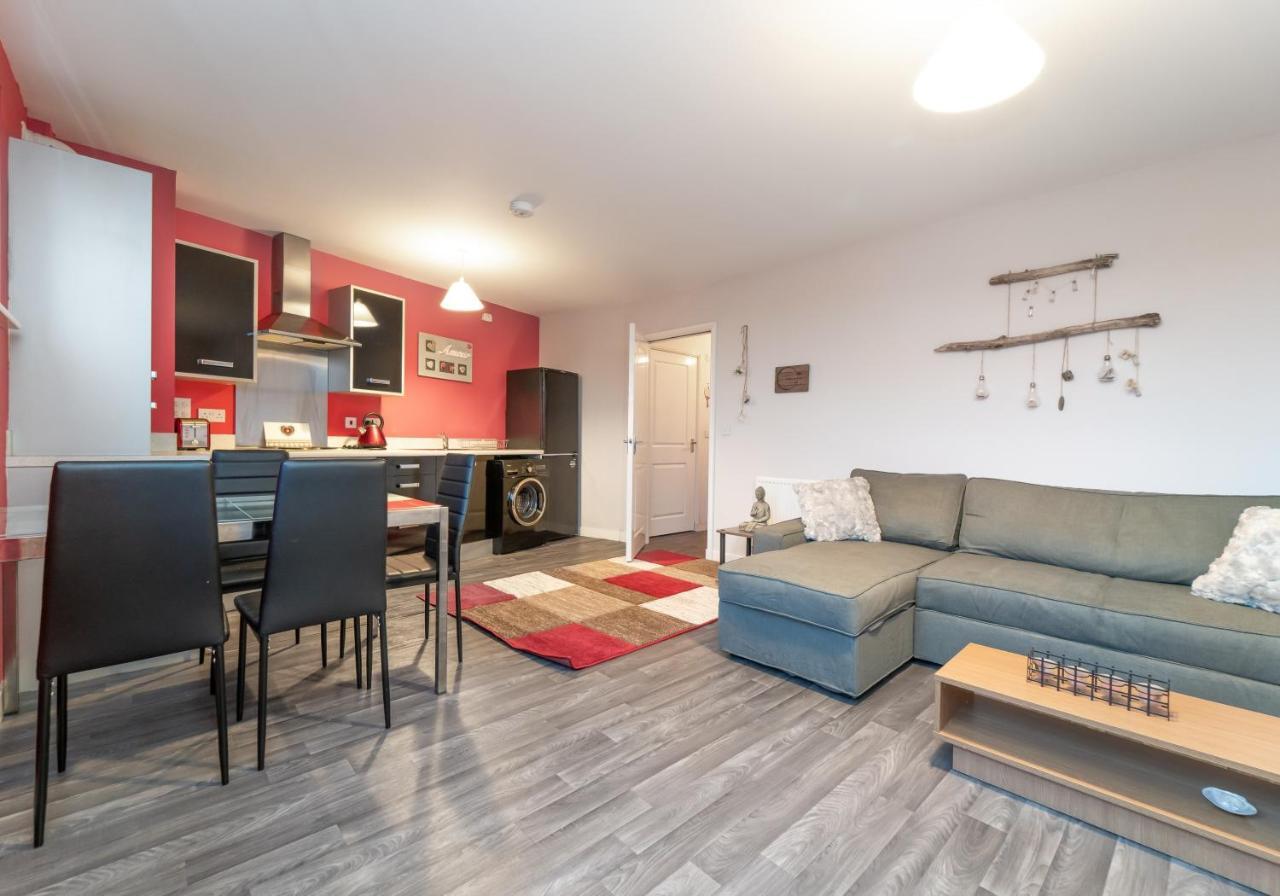 The New Lochend Park View Apartment *