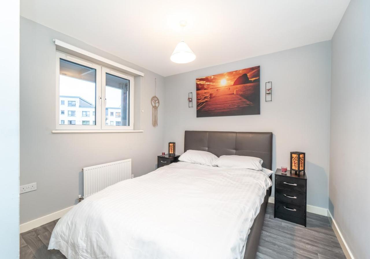 The New Lochend Park View Apartment *